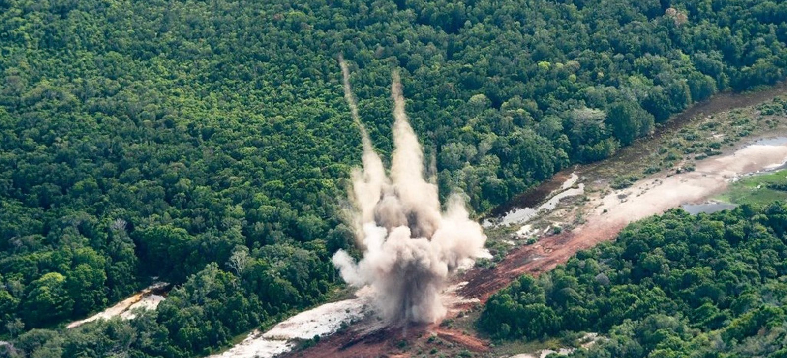 Dez pistas clandestinas em Terra Yanomami estão na mira do governo federal
