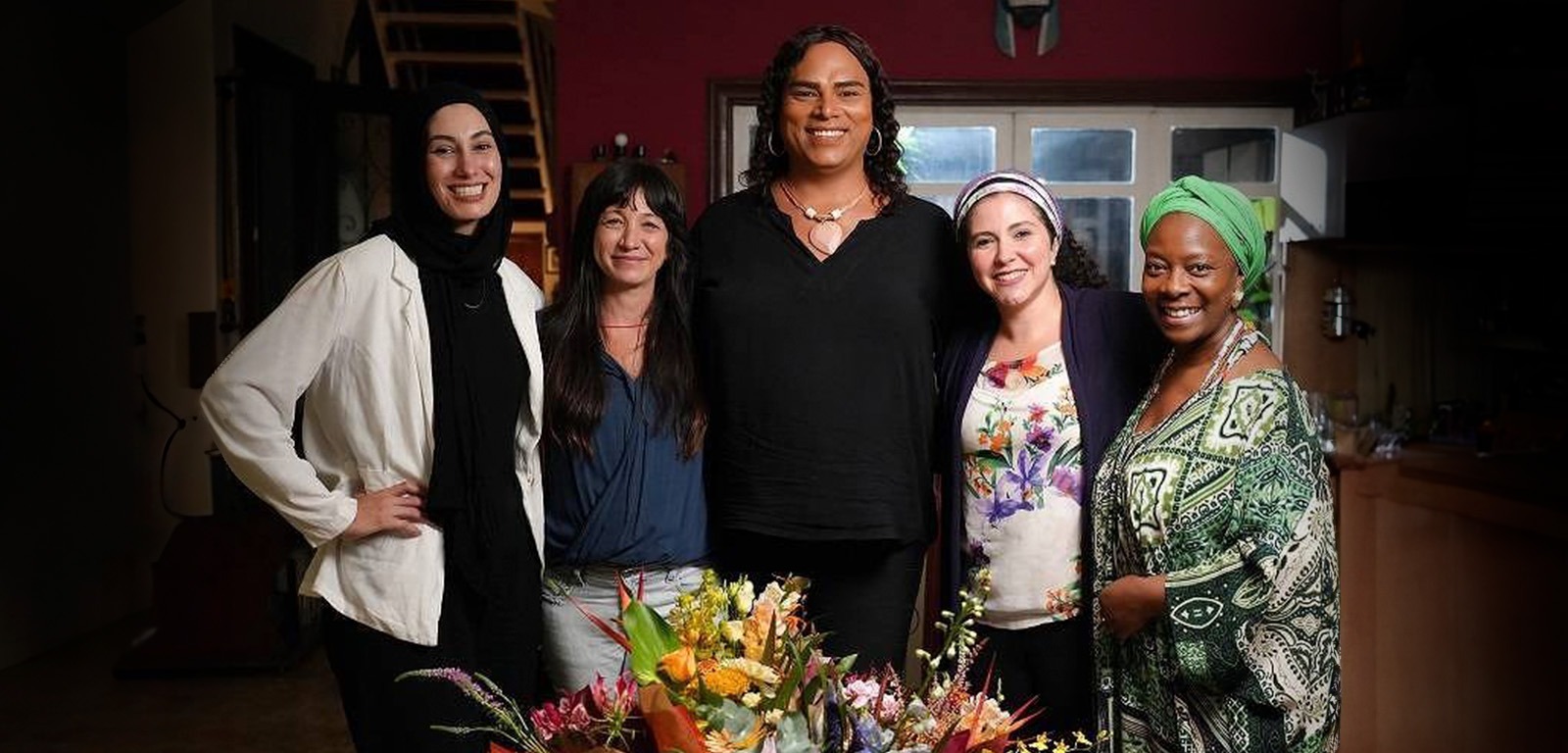 ‘Elas, Divinas’: documentário mostra o olhar maternal e feminino das religiões