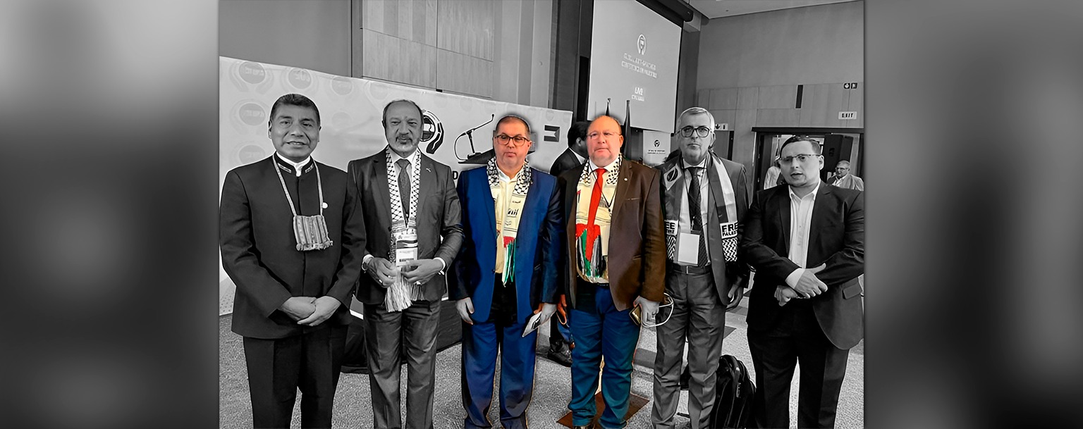 Deputado federal do PT tira foto com porta-voz do Hamas na África do Sul