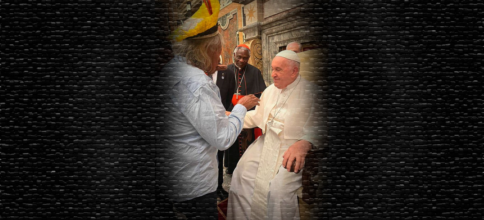 Raoni encontra Papa Francisco no Vaticano e entrega carta pedindo apoio