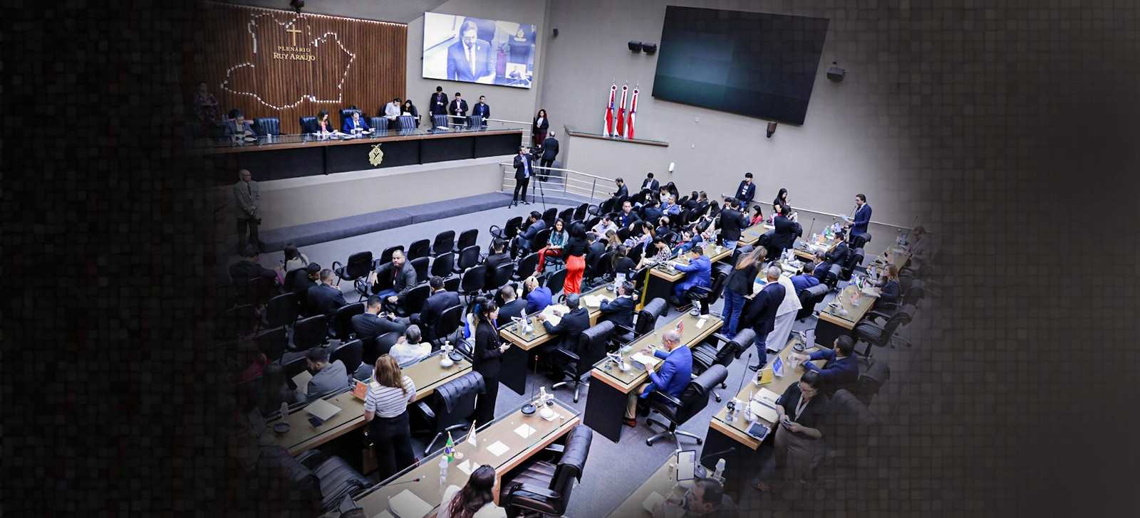 Entenda por que carreira de oficial de Justiça foi extinta no Amazonas