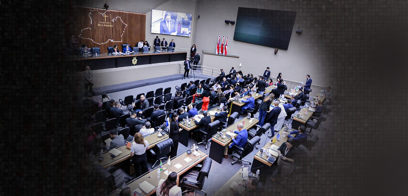 Entenda por que carreira de oficial de Justiça foi extinta no Amazonas