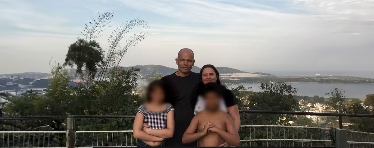 Adolescente que matou família planejou crime após ficar sem celular, diz polícia