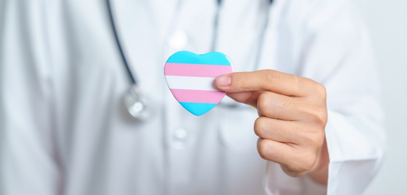 Ministério da Saúde quebra restrição de gênero em mais de 200 tratamentos