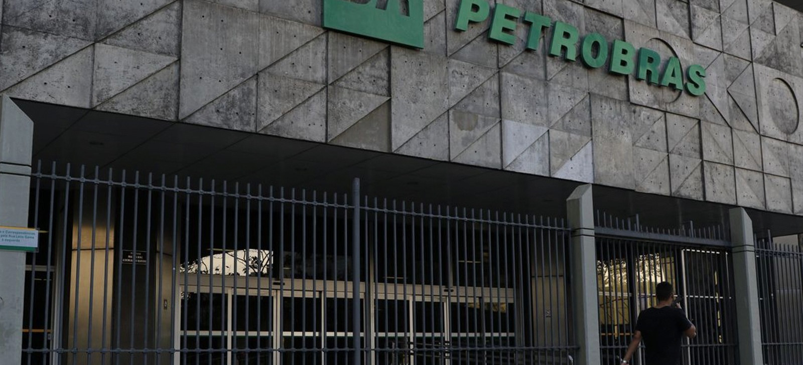 Privatização de cinco refinarias é cancelada pela Petrobras