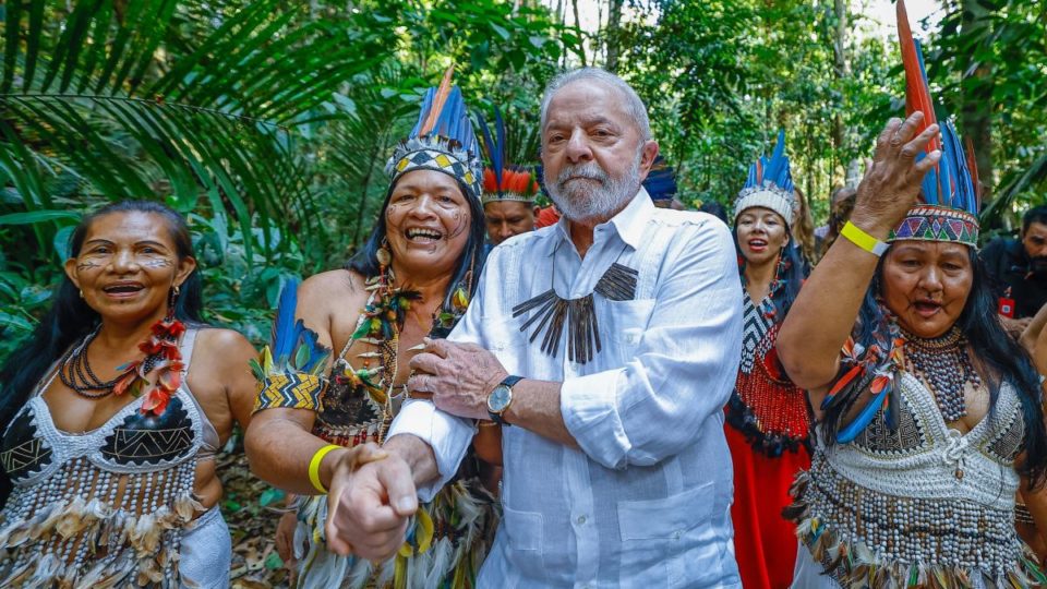 Lula contraria o próprio governo para deixar de demarcar terras indígenas
