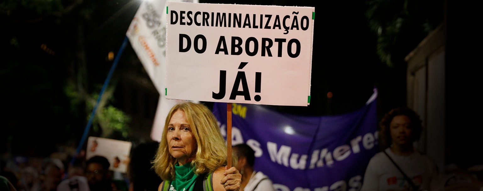 Câmara pauta urgência de projeto que equipara aborto a homicídio