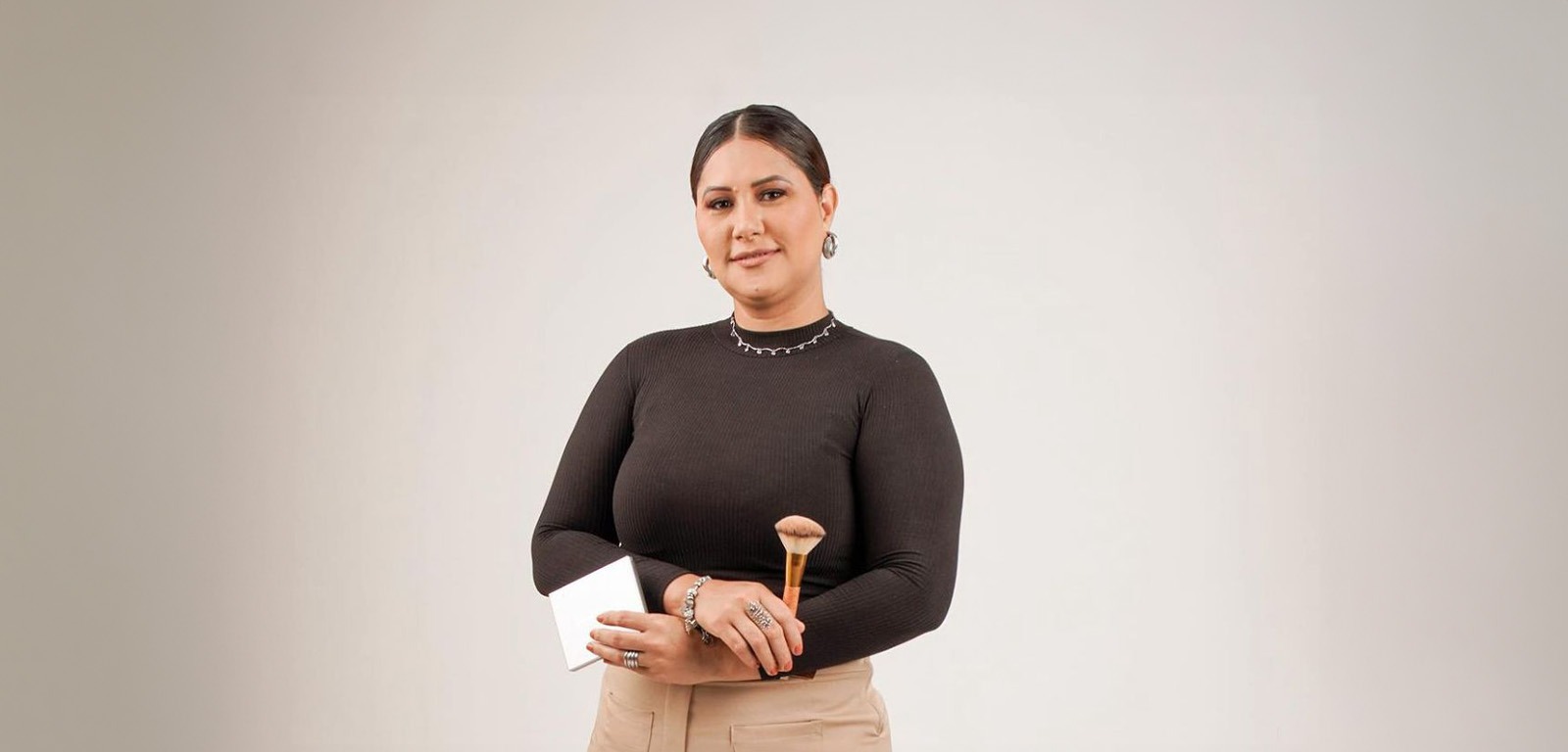 Maquiadora nega participação em seita alvo de investigação