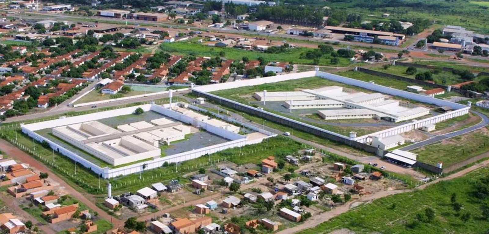 Policiais e advogados são alvos de operação por facilitar entrada de celulares em presídios de MT