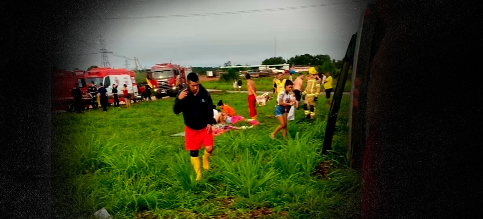 Ônibus que transportava quadrilha junina tomba na estrada e deixa mais de vinte feridos