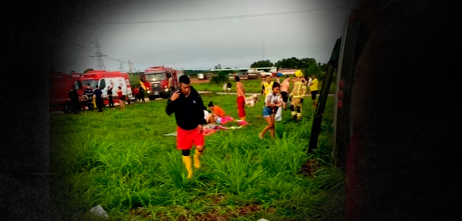 Ônibus que transportava quadrilha junina tomba na estrada e deixa mais de vinte feridos