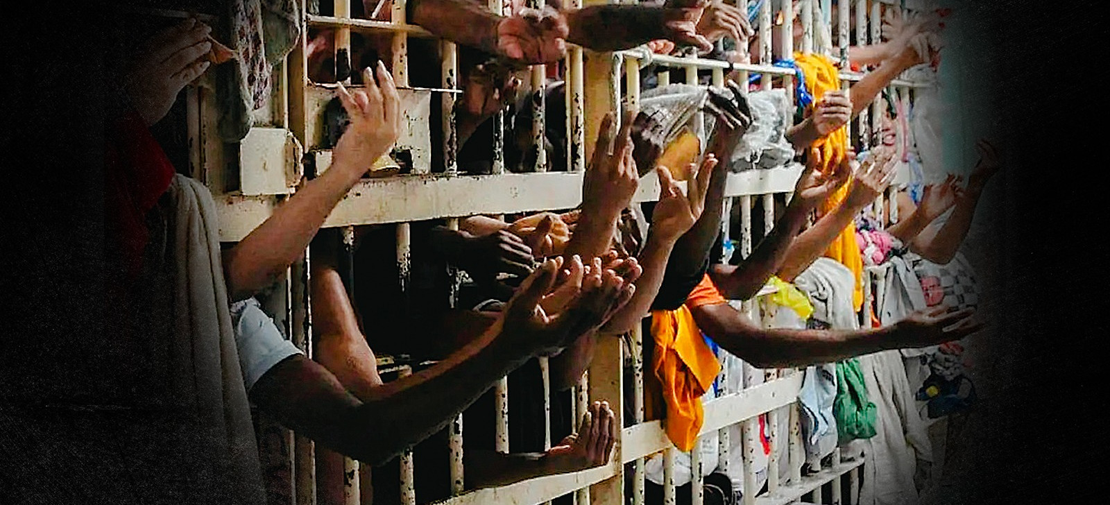 Prisão em massa da população pobre tem relação com racismo, afirma ativista