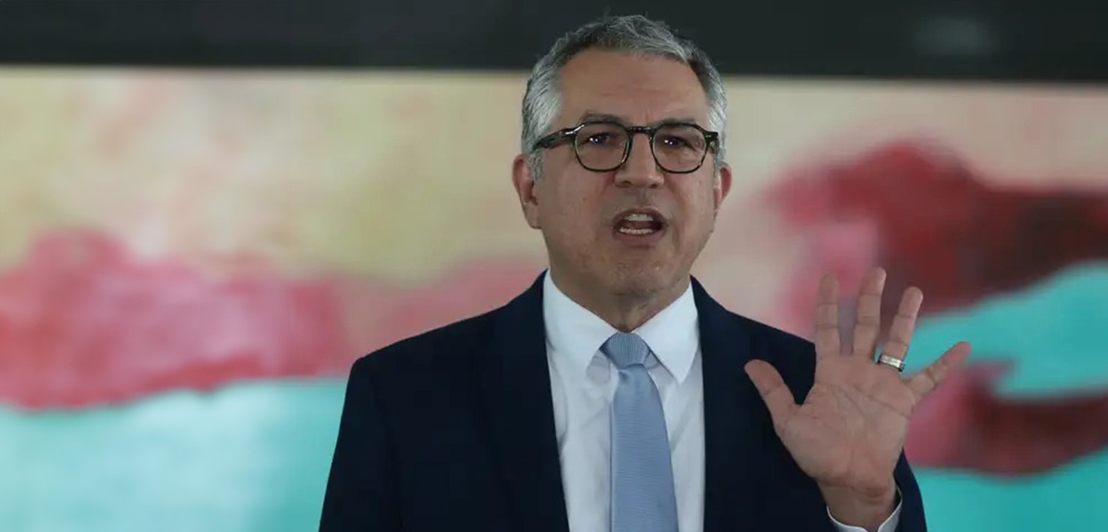 Governo Lula não apoia projeto antiaborto, diz ministro