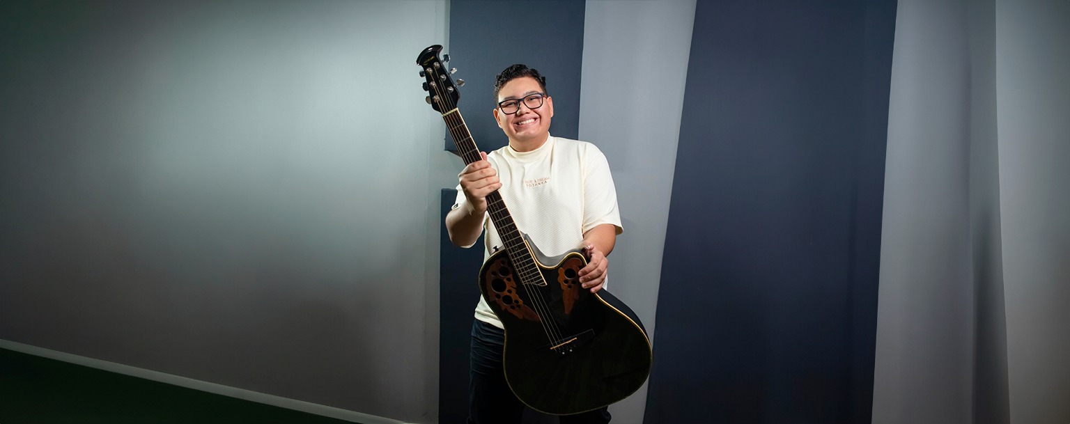 Cantor com TEA lança single ‘Coração Azul’ para falar sobre desafios e conquistas