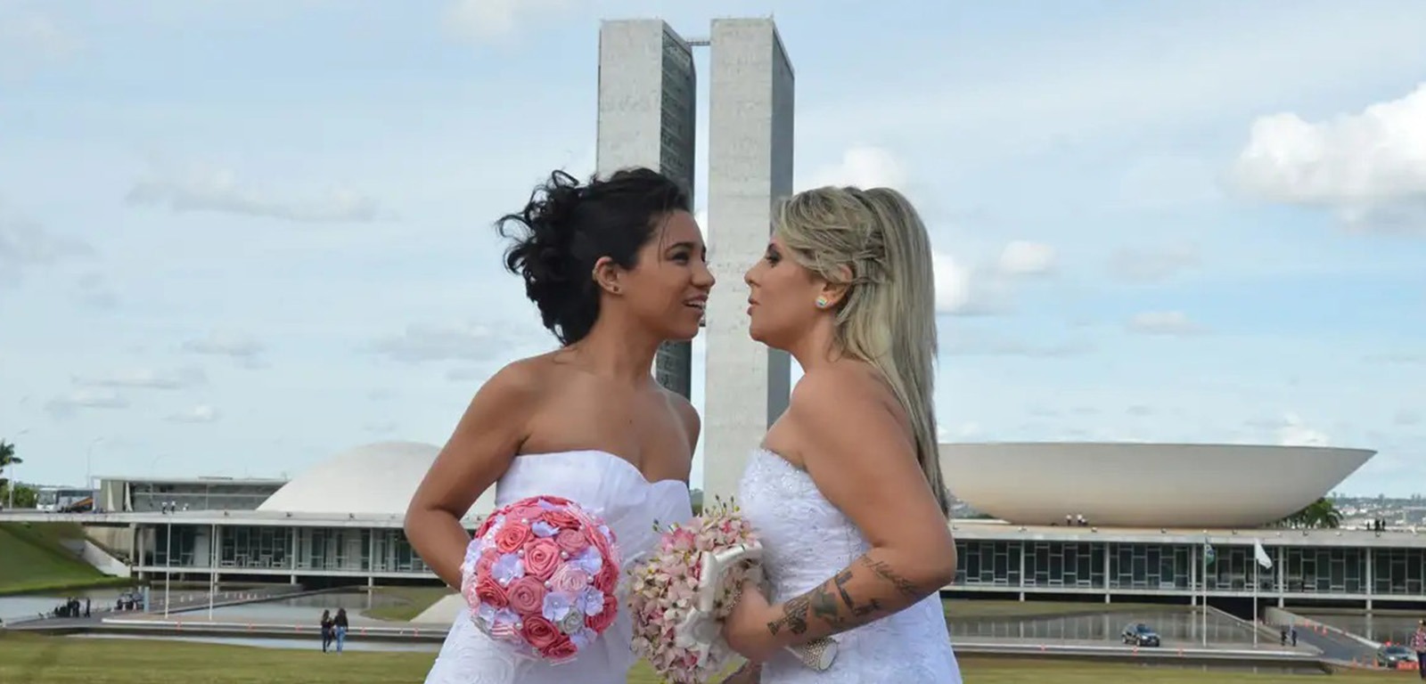 Casamentos homoafetivos entre casais femininos são maioria no Brasil