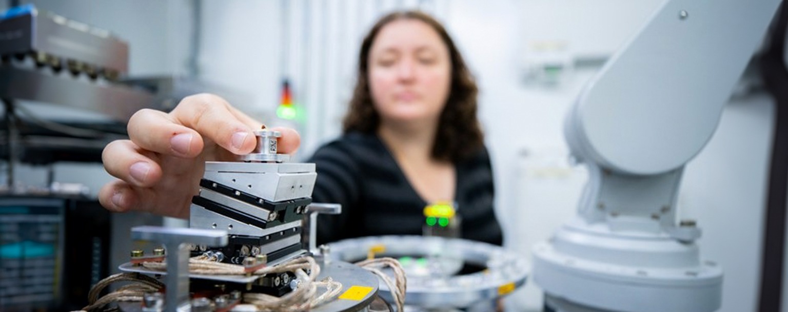 Pesquisadora em laboratório (Ascom/MCTI)