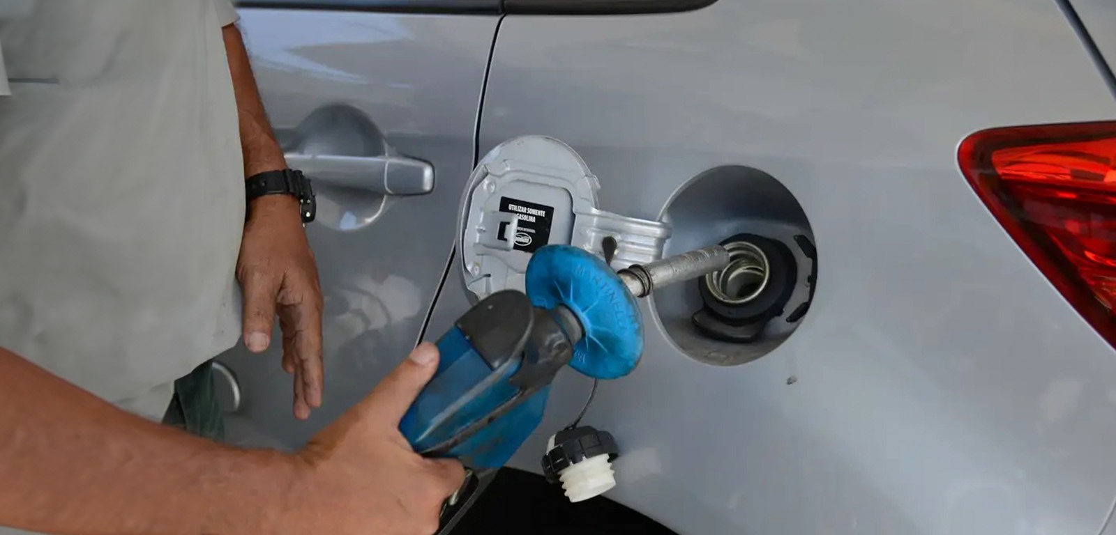 Começa a valer hoje novo preço da gasolina e do gás de cozinha