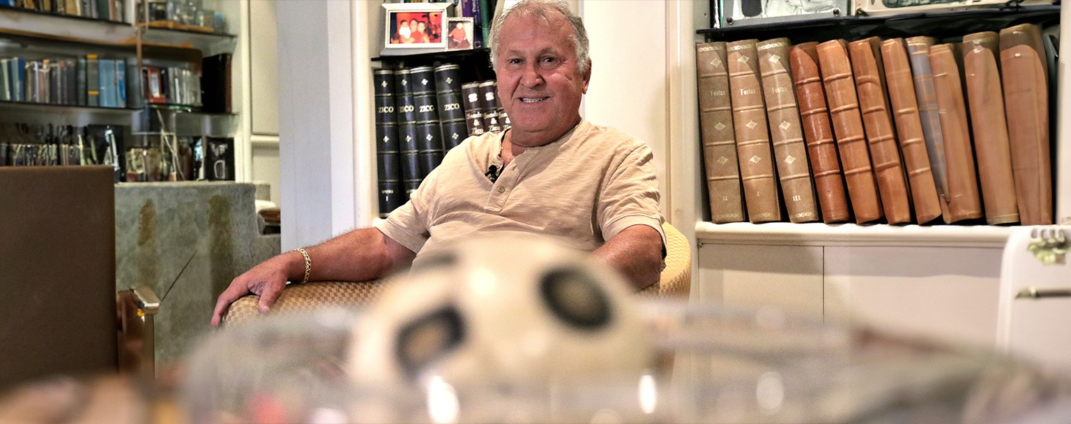 Dinheiro, Rolex e diamante: Zico tem mala furtada em Paris