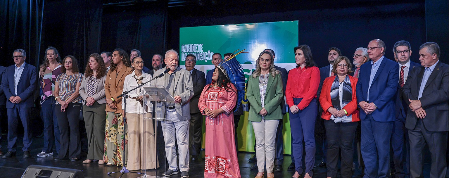 Por que tão poucas mulheres nos ministérios? Relatório analisa presença feminina nos cargos