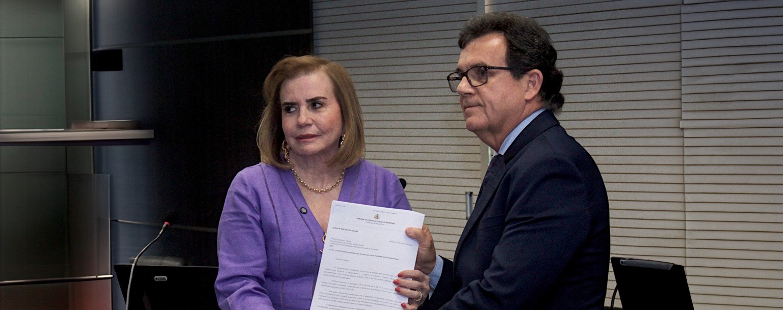 TCE-AM entrega à Justiça Eleitoral lista de gestores com contas reprovadas