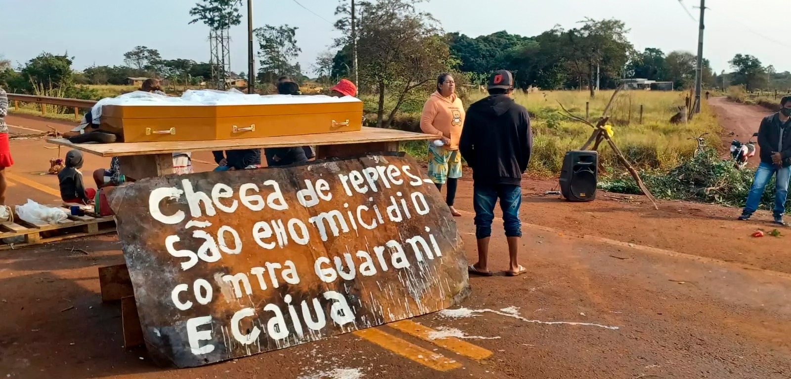 Indígenas fecham rodovia em MS após morte de liderança por atropelamento
