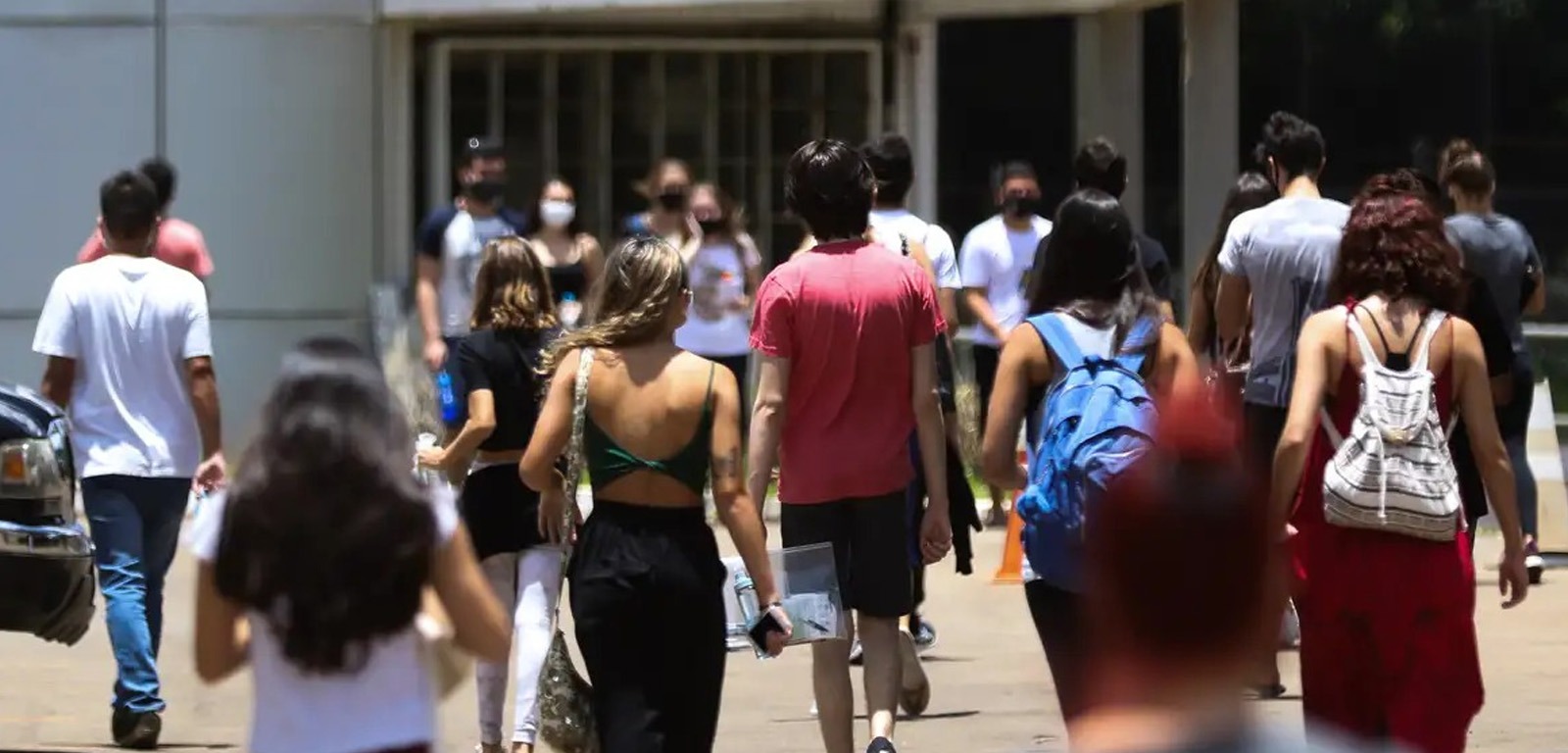 Mais de dois milhões de candidatos fazem provas do CNU neste domingo