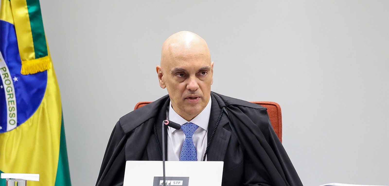 Moraes manda suspender X no Brasil em 24 horas; saiba impactos da decisão