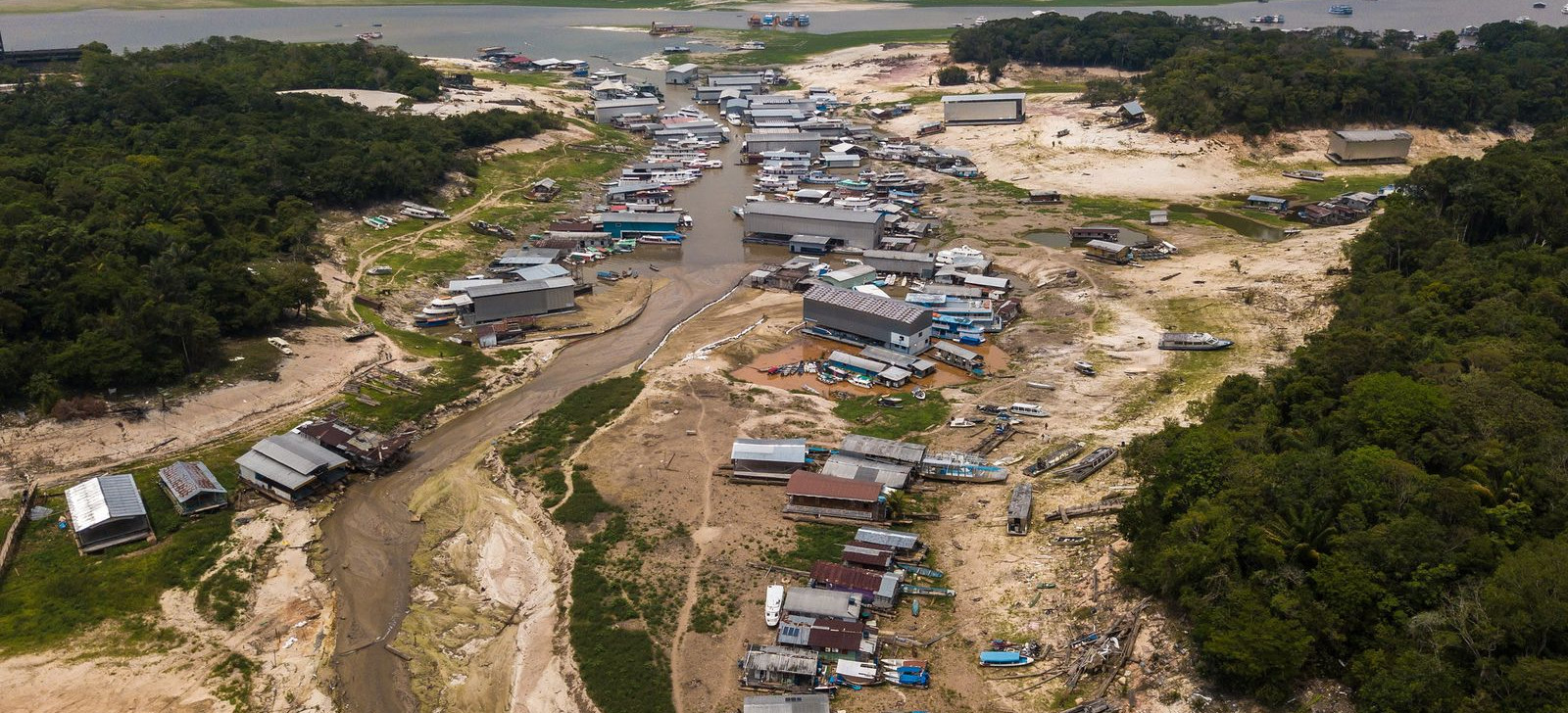 Rio Negro deve ultrapassar mínima histórica ainda nesta semana