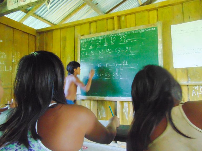 Após crise humanitária, MEC investe R$ 32 milhões em educação para Yanomami