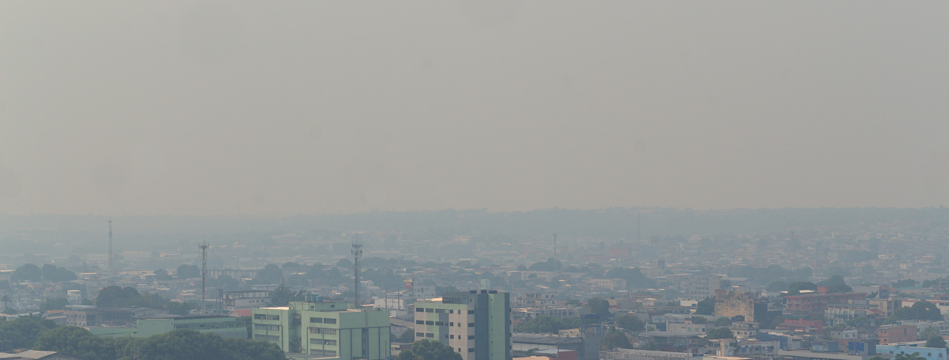 Com densa nuvem de fumaça, Manaus volta a ter ‘péssima’ qualidade do ar