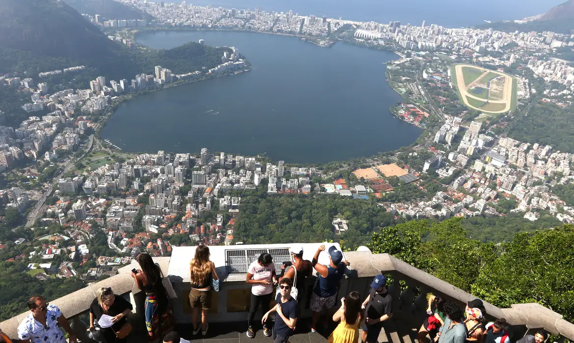 Turistas estrangeiros gastaram R$ 26 bilhões no Brasil este ano