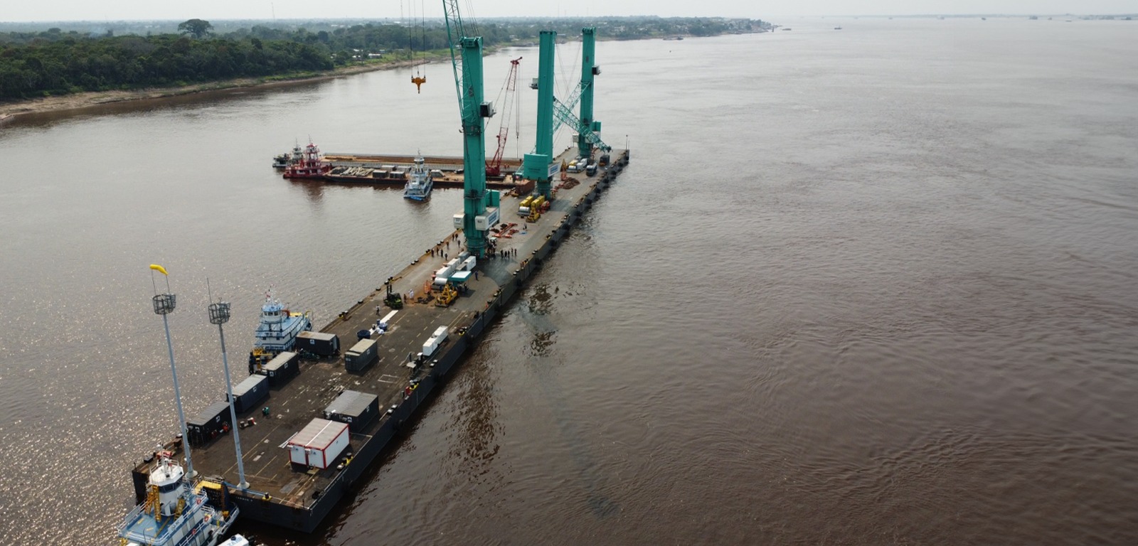 Portos provisórios são instalados para assegurar abastecimento em meio à seca no AM