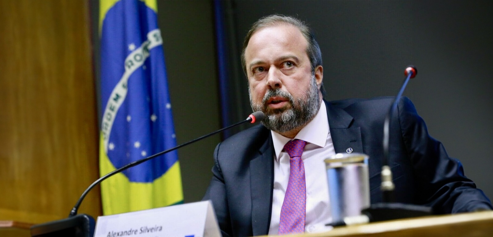 Volta do horário de verão é possibilidade real, diz ministro