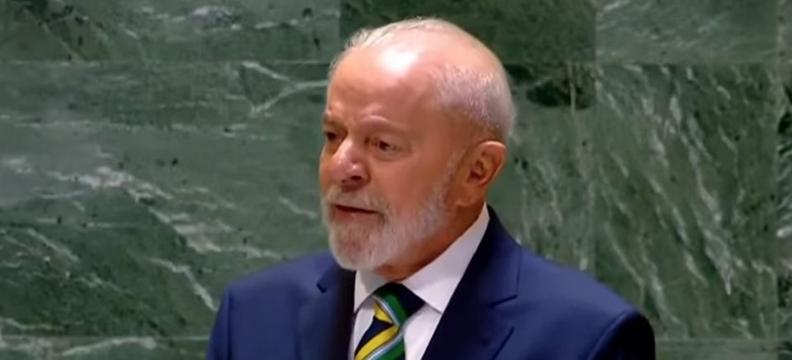 Aeronave com presidente Lula enfrenta pane e fica à deriva no México