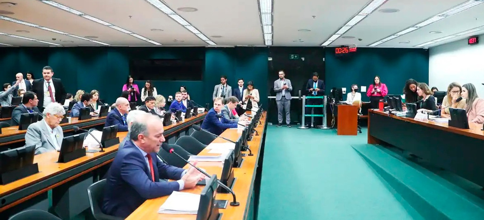 Proposta que limita decisões individuais no STF passa na CCJ