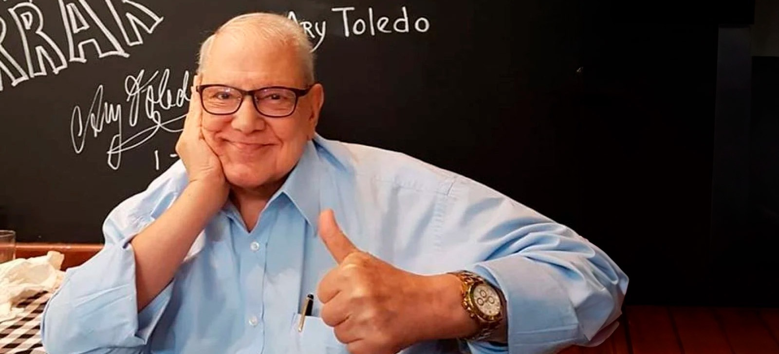Morre o humorista Ary Toledo aos 87 anos