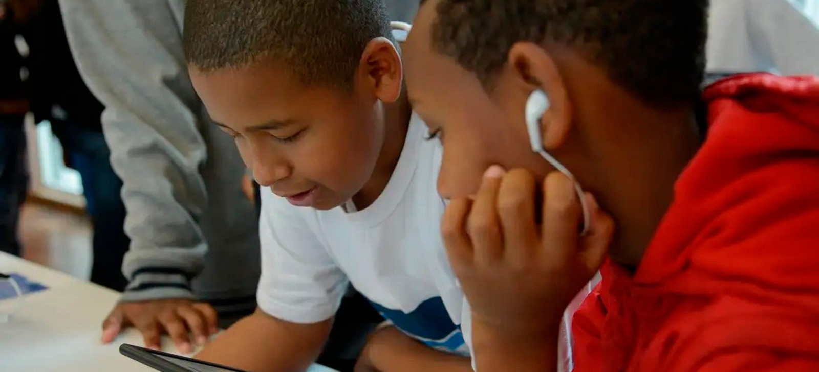 Estudo liga redes sociais à ansiedade e depressão em adolescentes