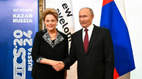 Em reunião com Putin, Dilma defende uso de moedas nacionais