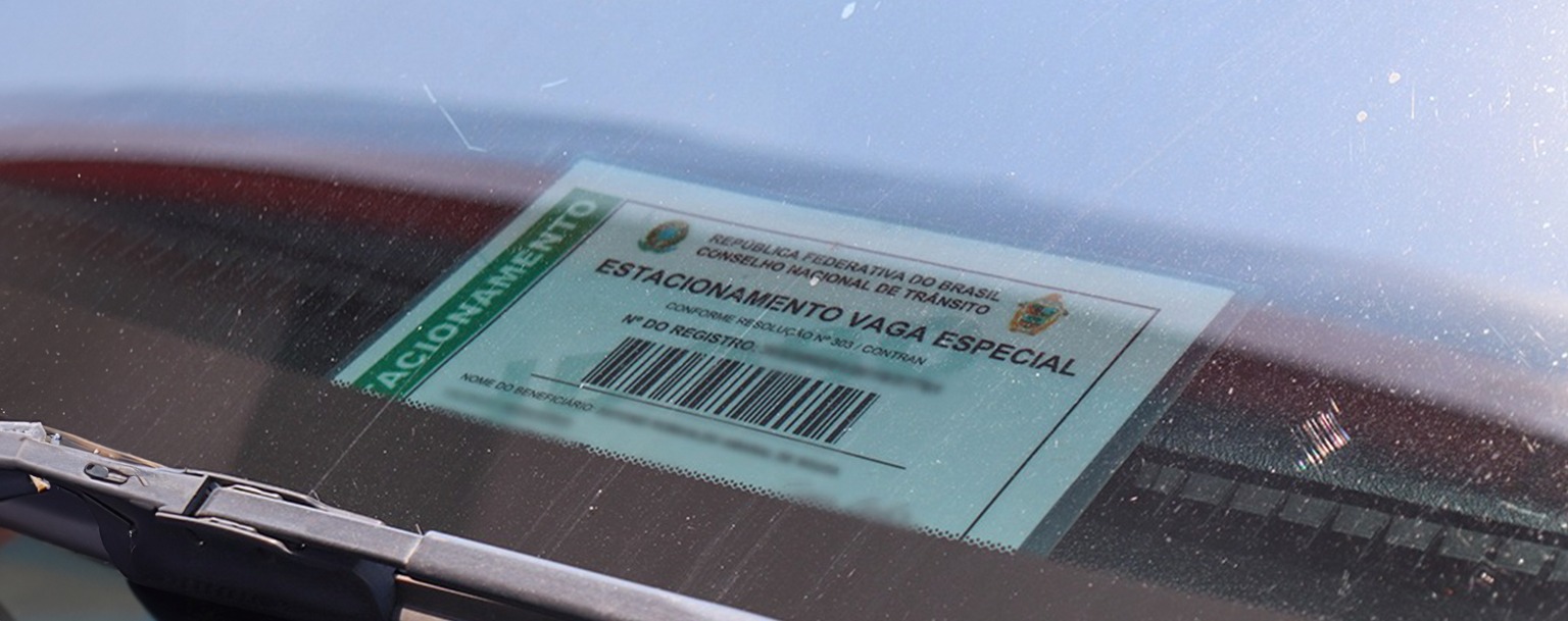 Credencial de estacionamento para idosos e PcDs pode ser emitida por aplicativo