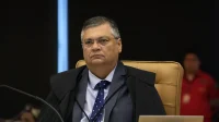 Ministro Dino ordena recolhimento de livros acadêmicos com teor discriminatório