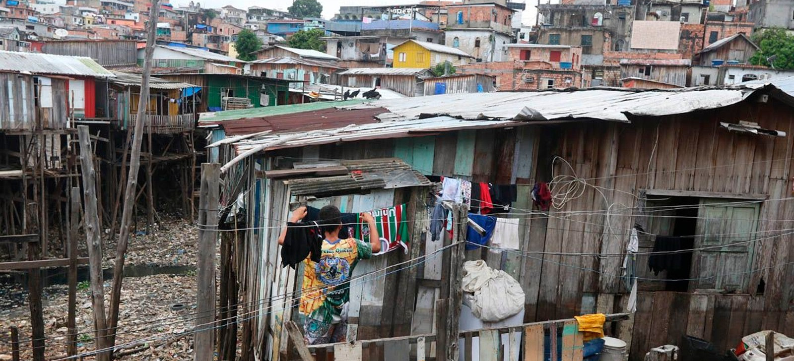 Seis das 20 favelas mais populosas do País estão em Manaus; saiba quais são
