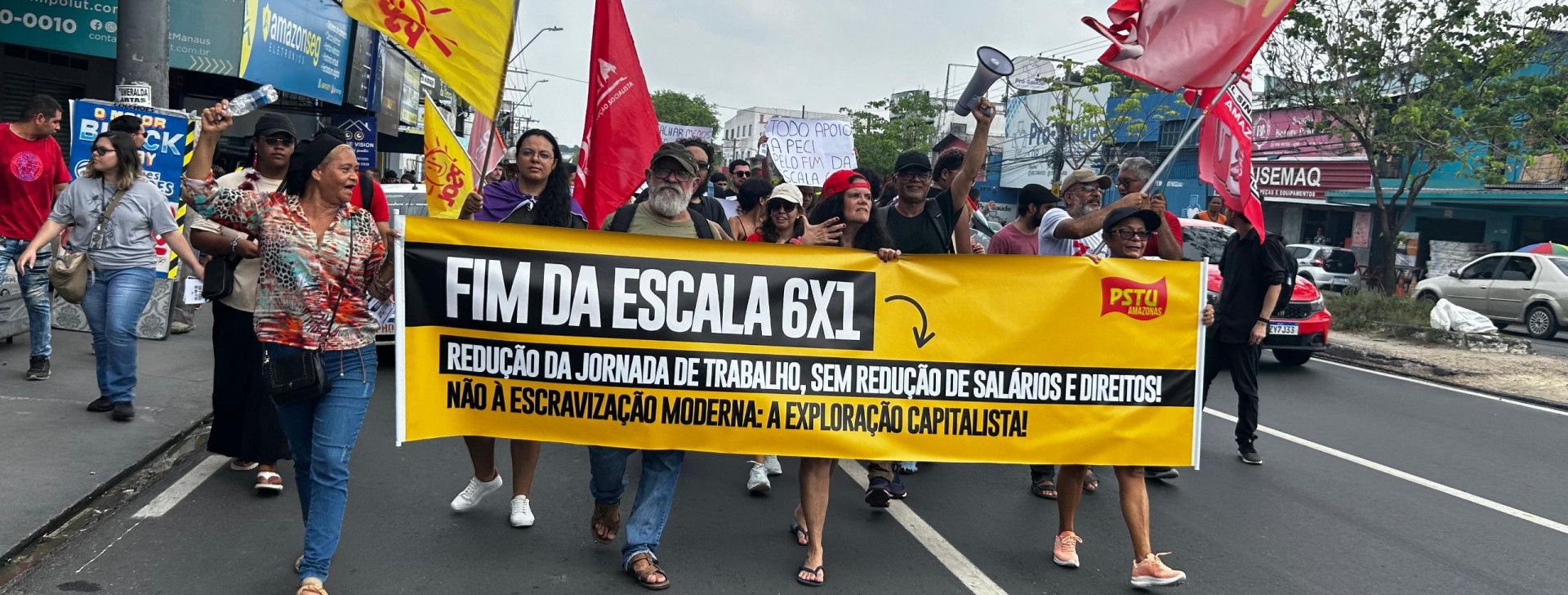 Trabalhadores de Manaus participam de ato pelo fim da escala 6×1