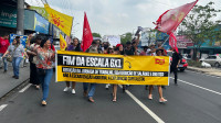 Trabalhadores de Manaus participam de ato pelo fim da escala 6×1