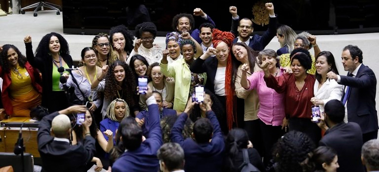 Câmara aprova ampliação de vagas em concursos federais para pretos e indígenas