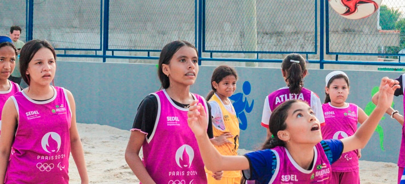 Campos esportivos são entregues em cinco bairros de Manaus