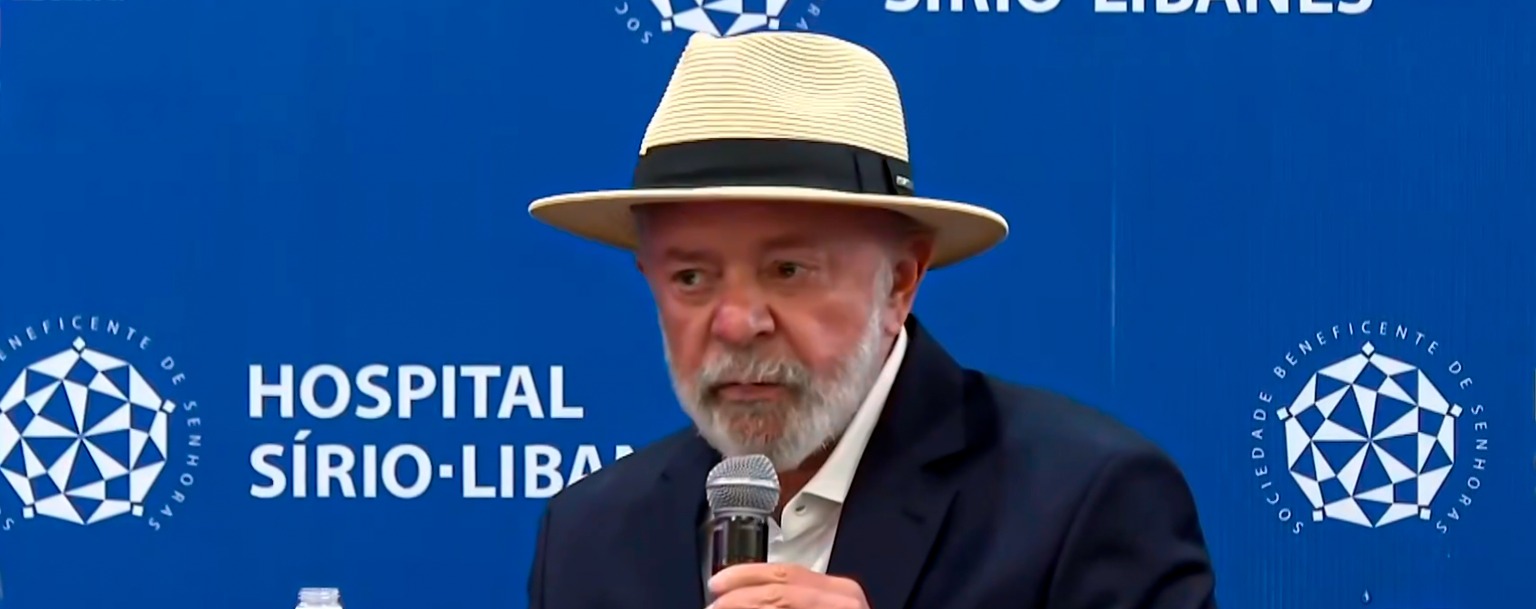 Após cirurgia de emergência, Lula recebe alta de hospital