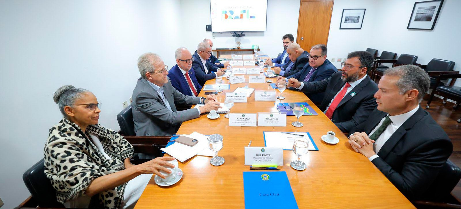 Governos federal e do AM alinham medidas para liberar obras da BR-319