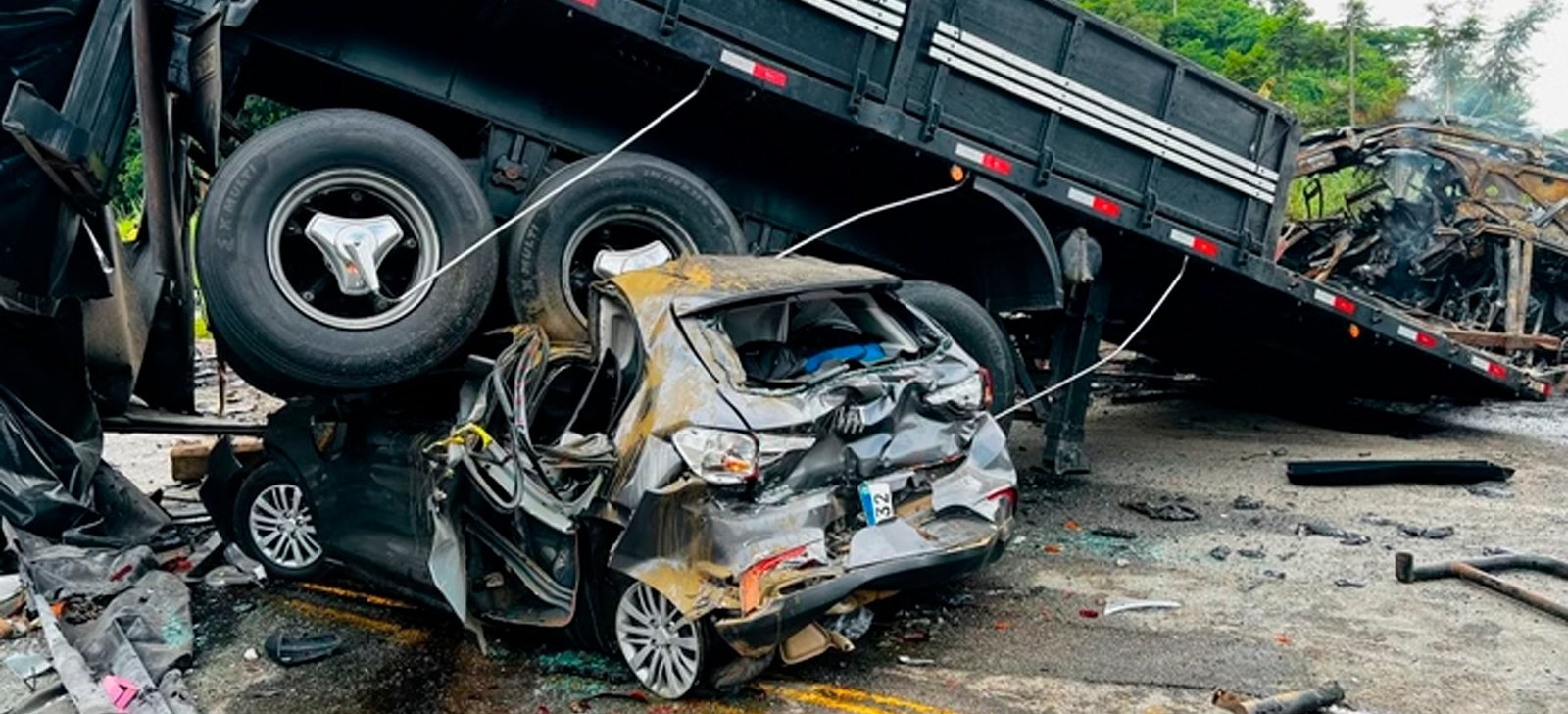 MG: Motorista de carreta envolvida em acidente se apresenta à polícia