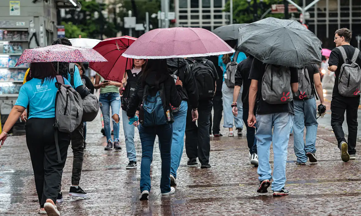 Média de temperatura será superior a 26ºC, diz Inmet
(Paulo Pinto/Agência Brasil)