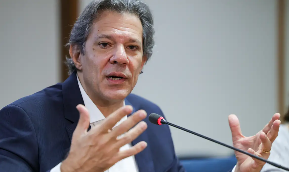 Fake news sobre tributos é rebatida por Haddad: ‘Prejudica a democracia’